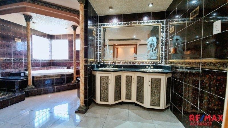 6 Bedroom Property for Sale in Umhlatuzana KwaZulu-Natal