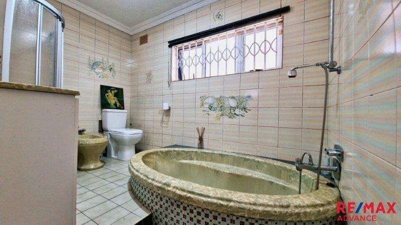 6 Bedroom Property for Sale in Umhlatuzana KwaZulu-Natal