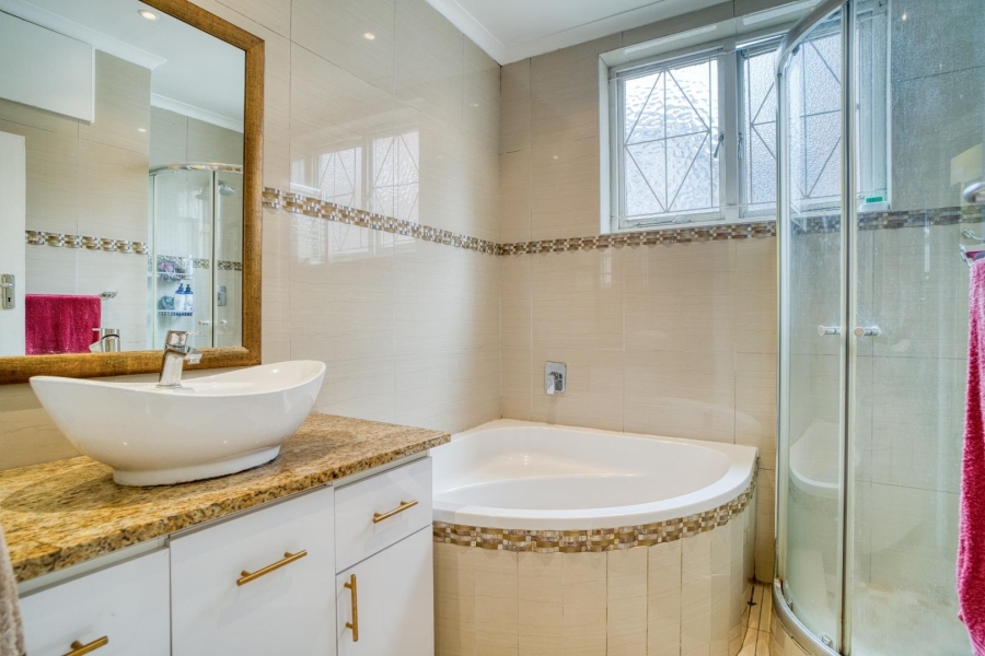 2 Bedroom Property for Sale in Glenwood KwaZulu-Natal