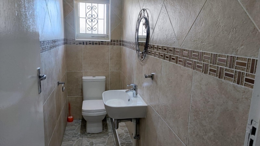 3 Bedroom Property for Sale in Kharwastan KwaZulu-Natal