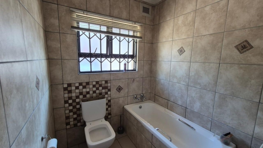 4 Bedroom Property for Sale in Escombe KwaZulu-Natal