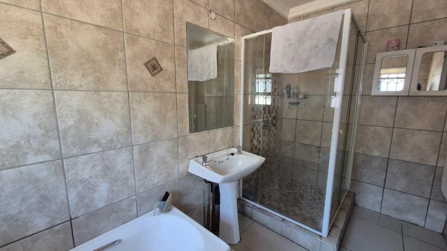 4 Bedroom Property for Sale in Escombe KwaZulu-Natal