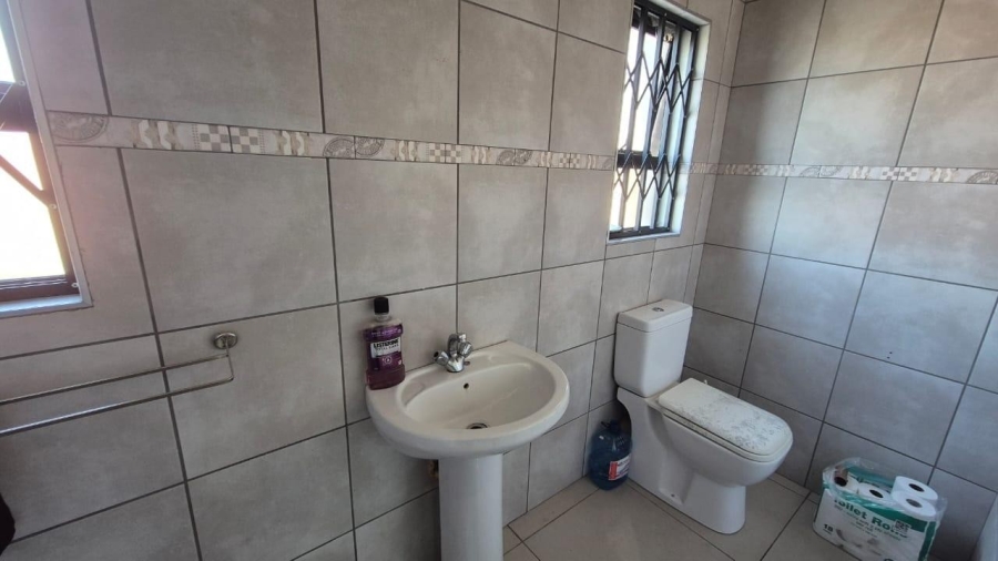 4 Bedroom Property for Sale in Escombe KwaZulu-Natal