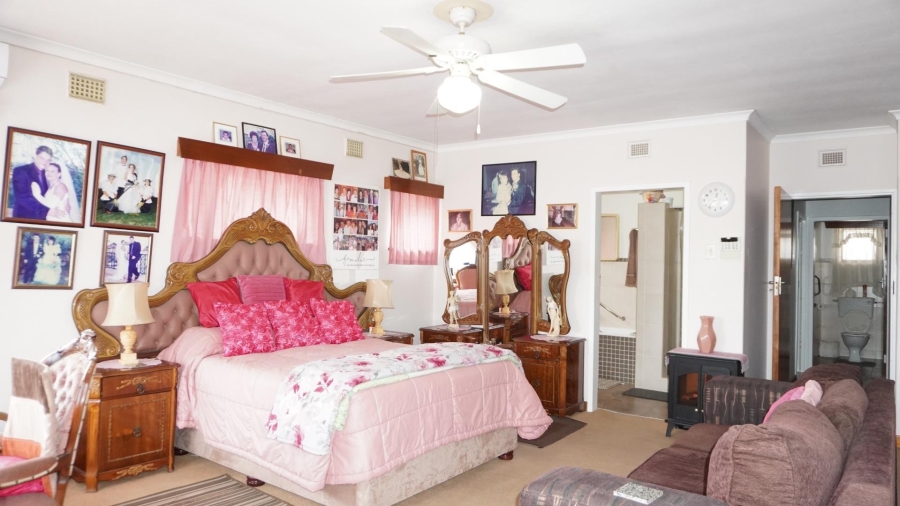 5 Bedroom Property for Sale in Malvern KwaZulu-Natal