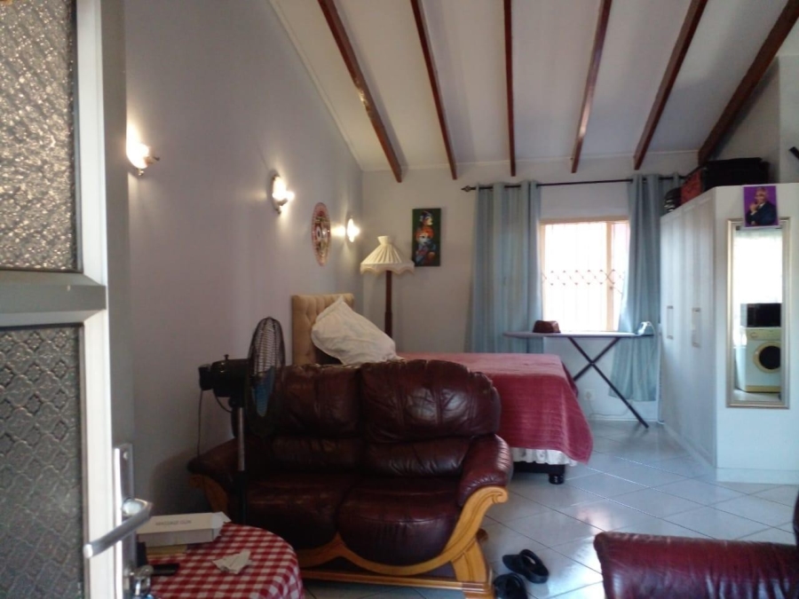 5 Bedroom Property for Sale in Malvern KwaZulu-Natal