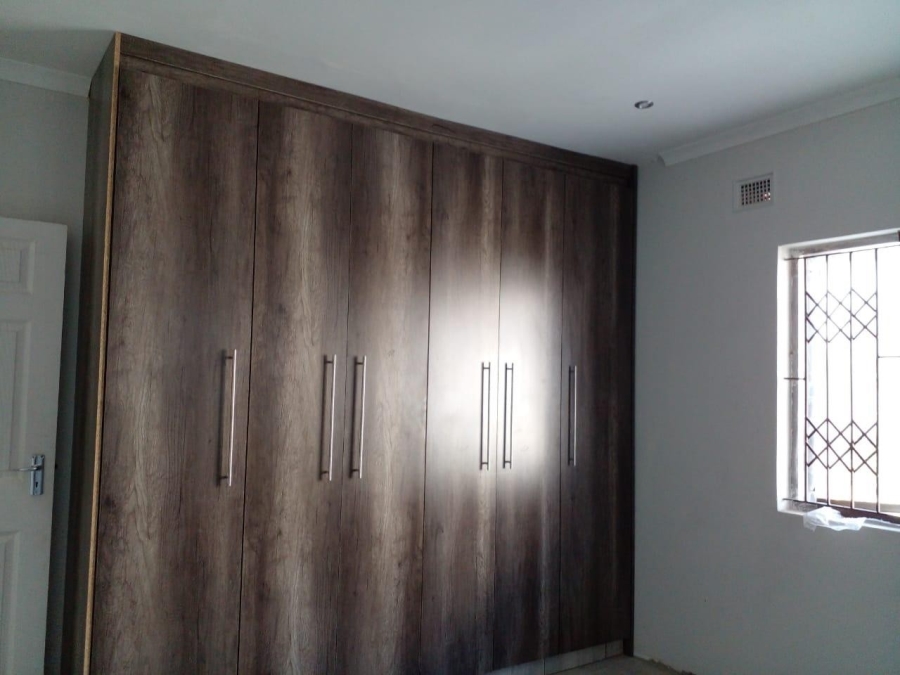 To Let Commercial Property for Rent in Malvern KwaZulu-Natal