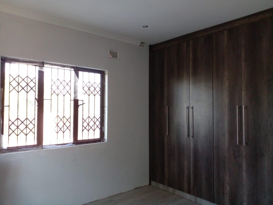 To Let Commercial Property for Rent in Malvern KwaZulu-Natal