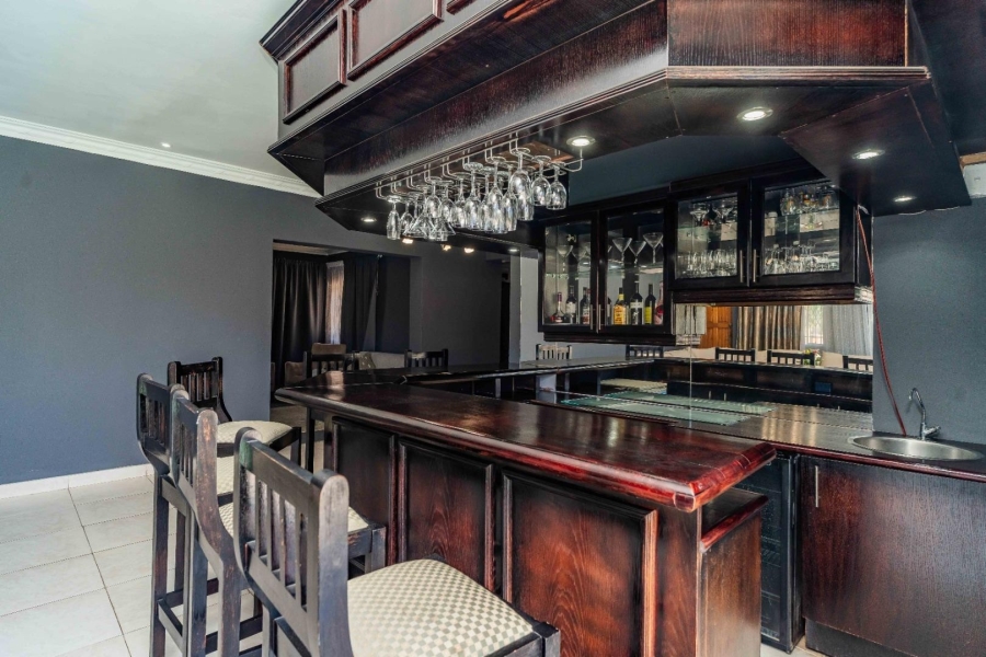 6 Bedroom Property for Sale in Escombe KwaZulu-Natal