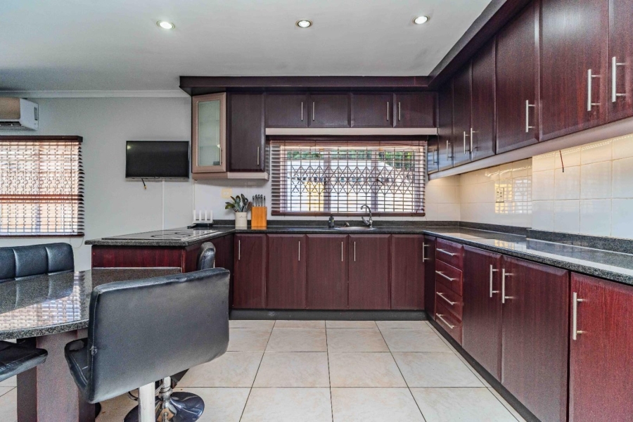6 Bedroom Property for Sale in Escombe KwaZulu-Natal