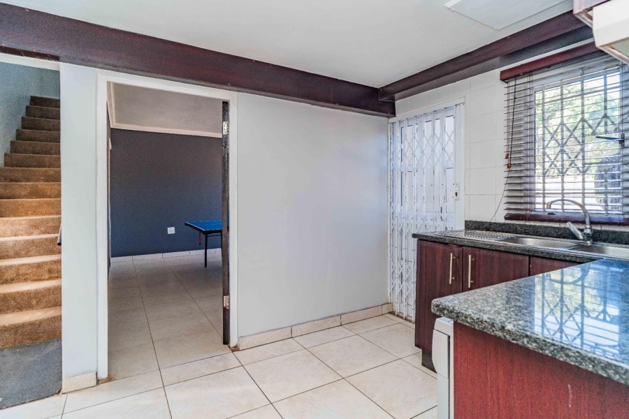 6 Bedroom Property for Sale in Escombe KwaZulu-Natal