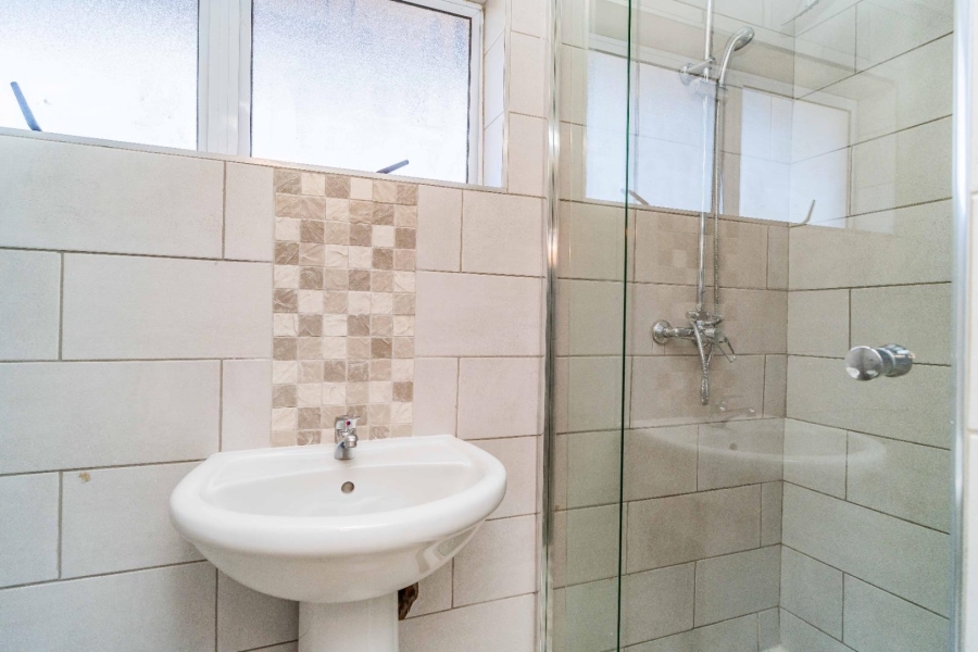 6 Bedroom Property for Sale in Escombe KwaZulu-Natal