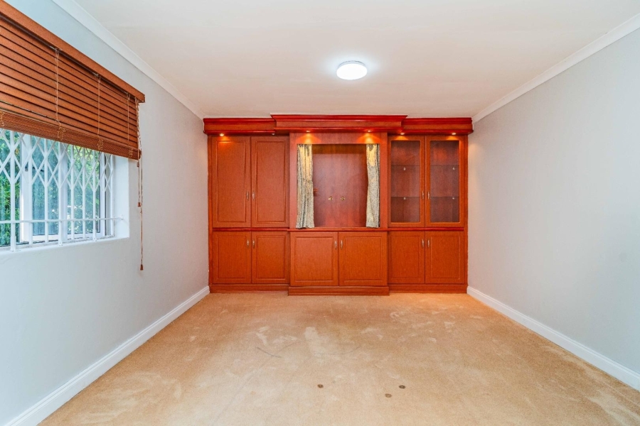 6 Bedroom Property for Sale in Escombe KwaZulu-Natal