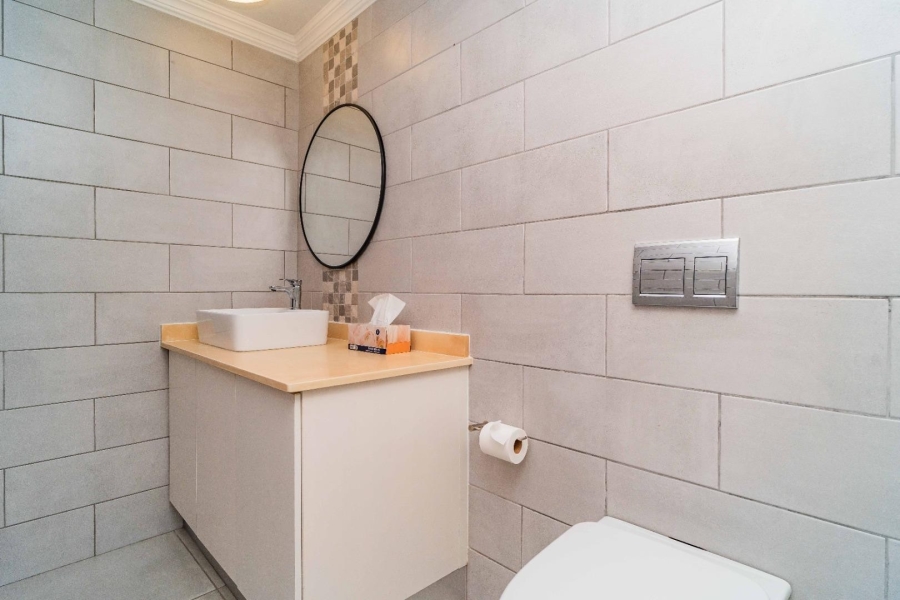 6 Bedroom Property for Sale in Escombe KwaZulu-Natal