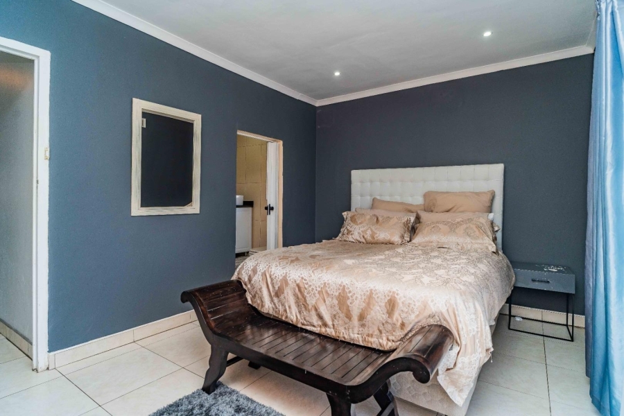6 Bedroom Property for Sale in Escombe KwaZulu-Natal