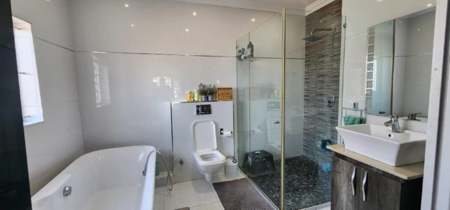 4 Bedroom Property for Sale in Silverglen KwaZulu-Natal