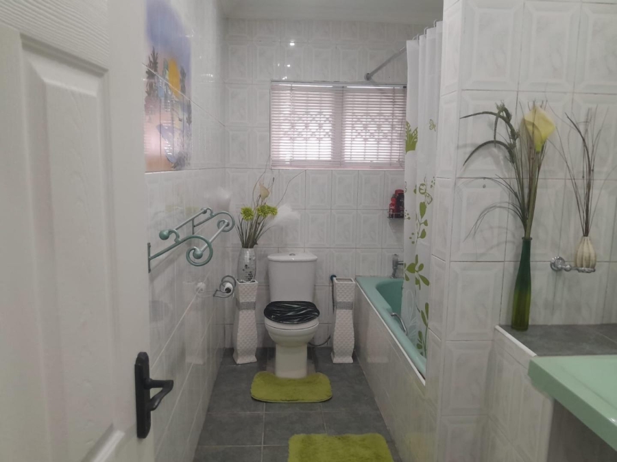 4 Bedroom Property for Sale in Silverglen KwaZulu-Natal