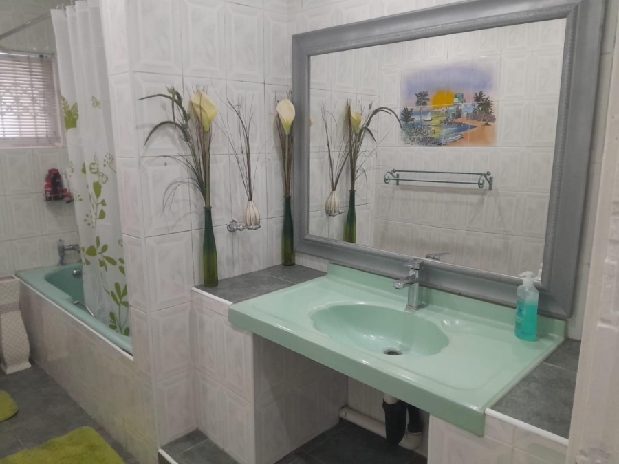 4 Bedroom Property for Sale in Silverglen KwaZulu-Natal