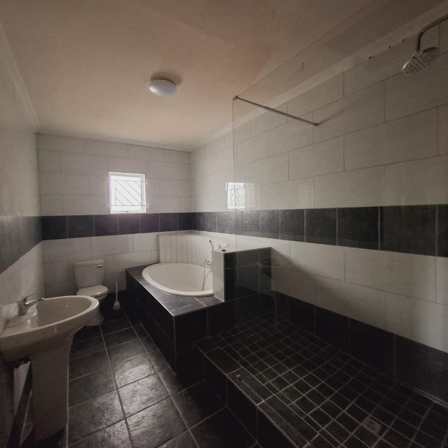 3 Bedroom Property for Sale in Silverglen KwaZulu-Natal