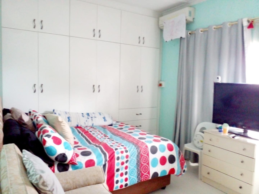 6 Bedroom Property for Sale in Escombe KwaZulu-Natal