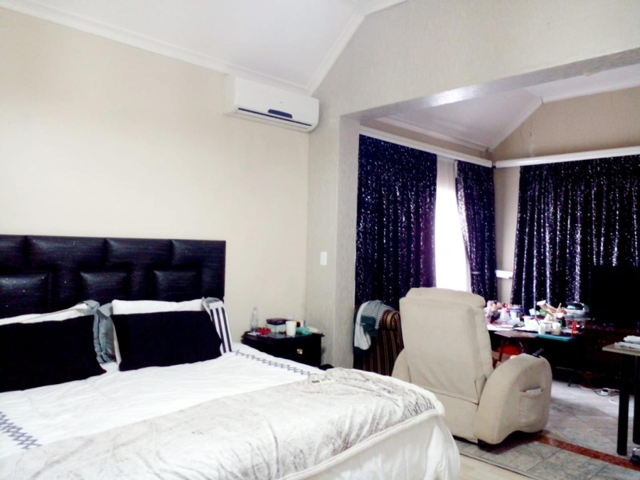 6 Bedroom Property for Sale in Escombe KwaZulu-Natal