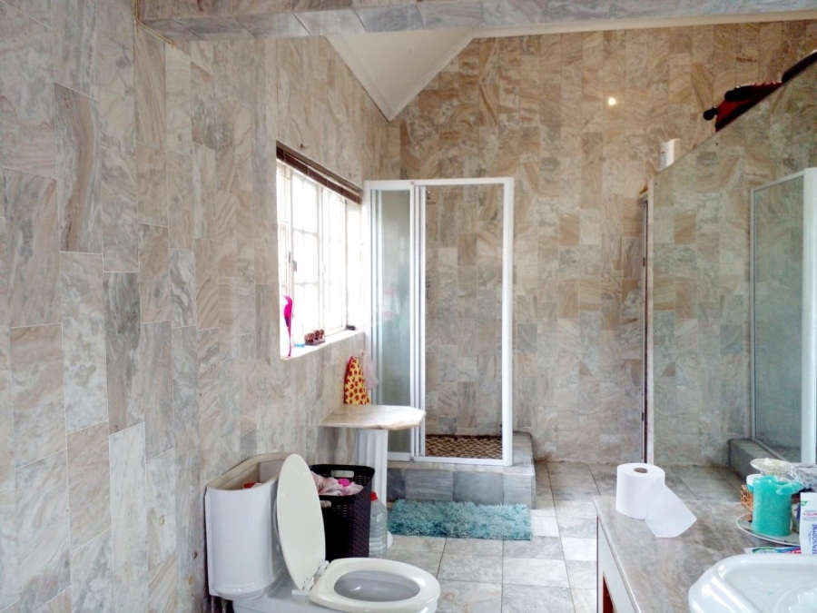 6 Bedroom Property for Sale in Escombe KwaZulu-Natal