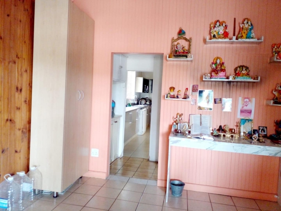6 Bedroom Property for Sale in Escombe KwaZulu-Natal