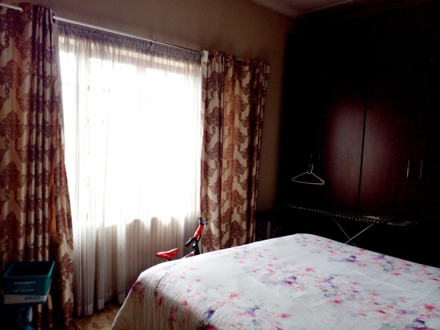 6 Bedroom Property for Sale in Escombe KwaZulu-Natal