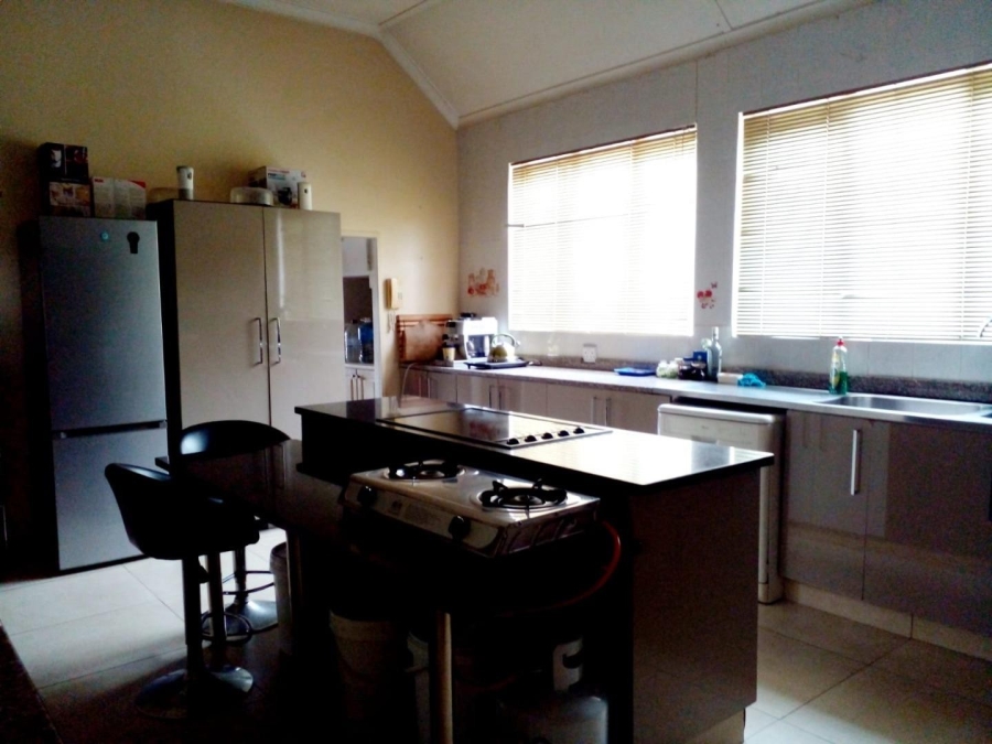 6 Bedroom Property for Sale in Escombe KwaZulu-Natal