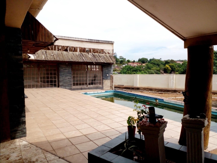 6 Bedroom Property for Sale in Escombe KwaZulu-Natal
