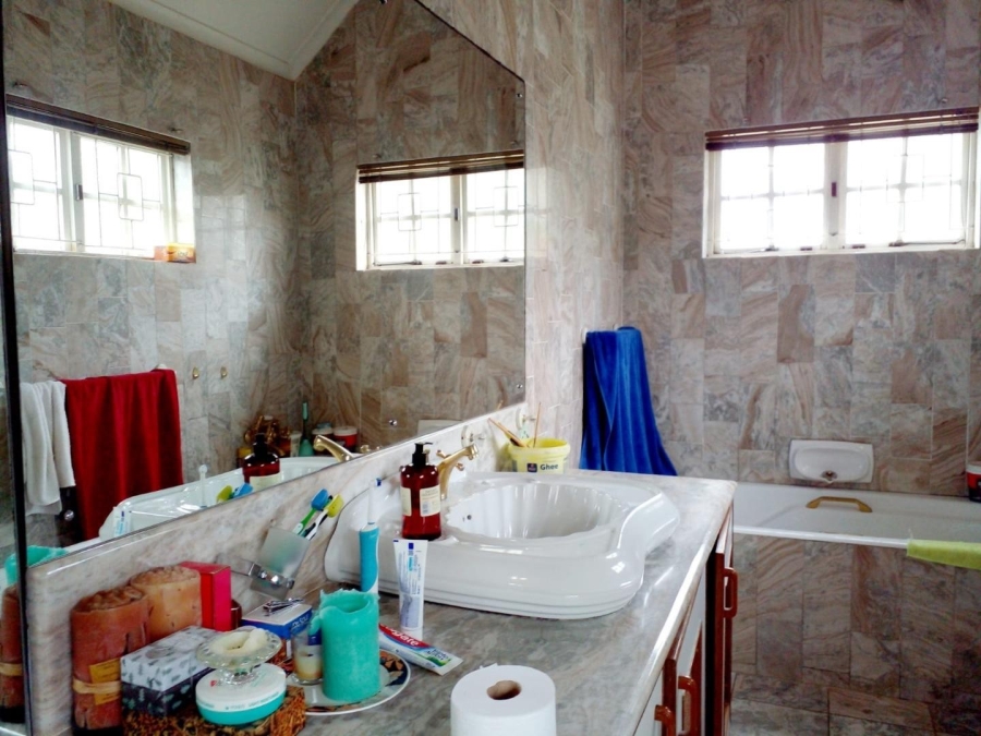6 Bedroom Property for Sale in Escombe KwaZulu-Natal