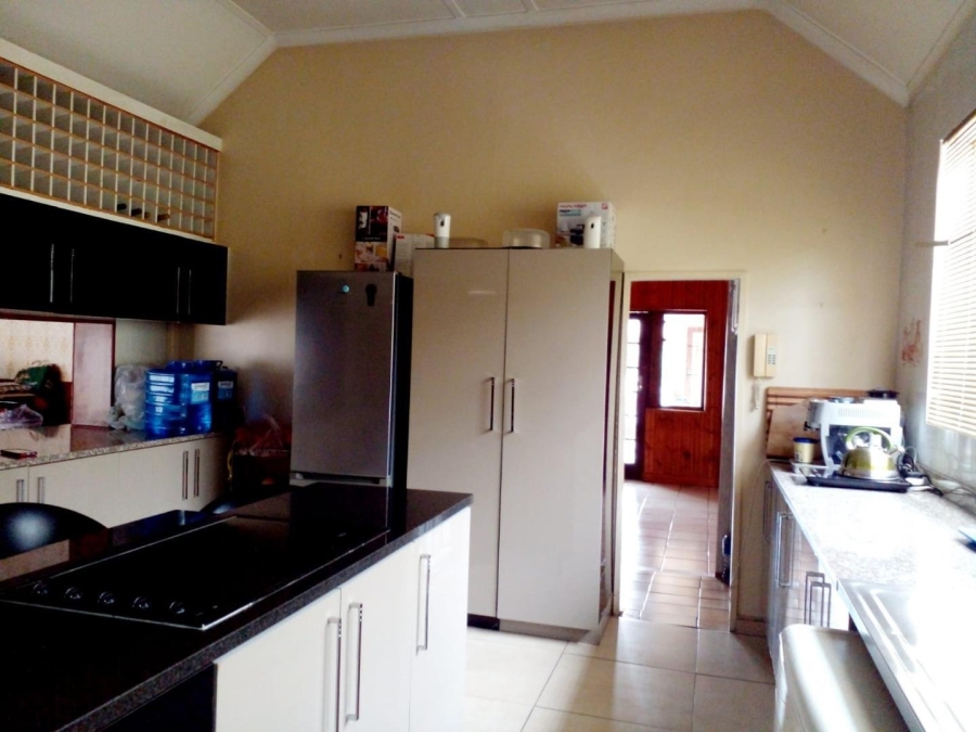 6 Bedroom Property for Sale in Escombe KwaZulu-Natal