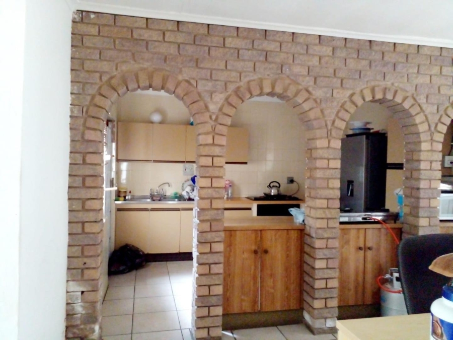 6 Bedroom Property for Sale in Escombe KwaZulu-Natal