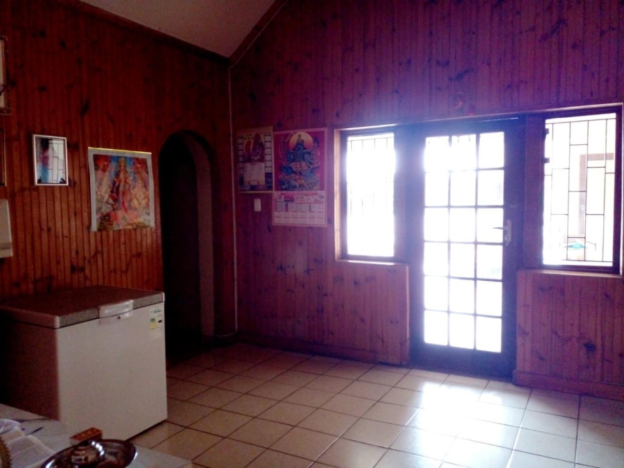 6 Bedroom Property for Sale in Escombe KwaZulu-Natal