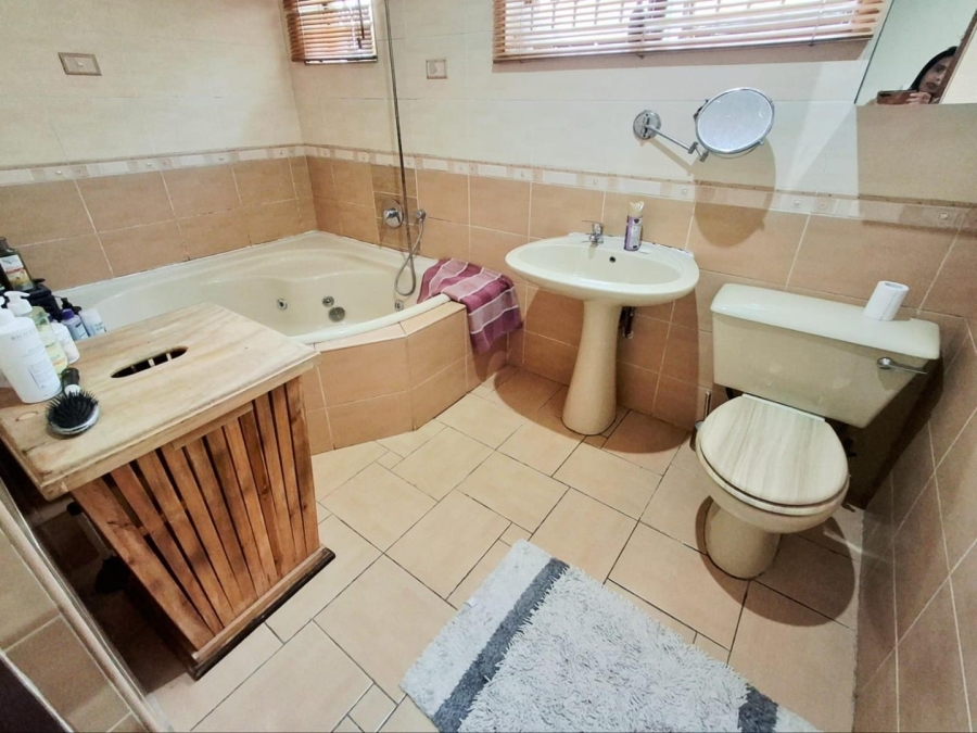 3 Bedroom Property for Sale in Silverglen KwaZulu-Natal