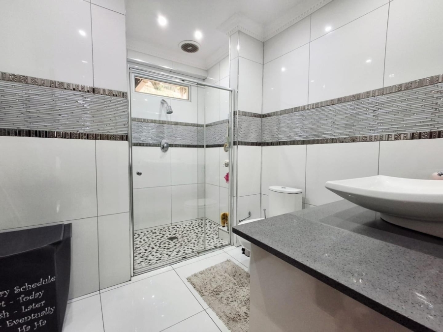 3 Bedroom Property for Sale in Silverglen KwaZulu-Natal