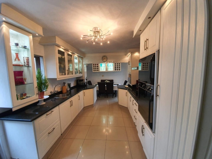 7 Bedroom Property for Sale in Shallcross KwaZulu-Natal