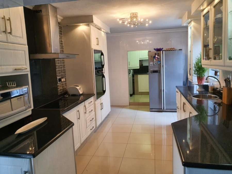 7 Bedroom Property for Sale in Shallcross KwaZulu-Natal