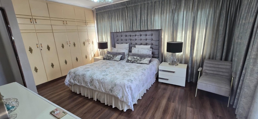 7 Bedroom Property for Sale in Shallcross KwaZulu-Natal