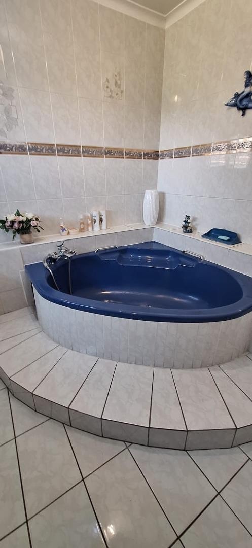 7 Bedroom Property for Sale in Shallcross KwaZulu-Natal