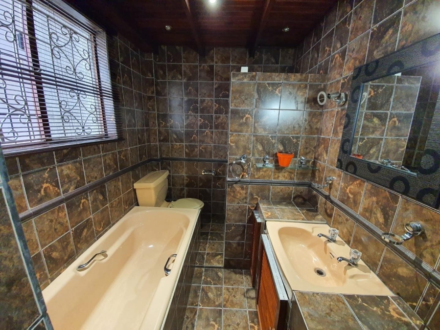 7 Bedroom Property for Sale in Shallcross KwaZulu-Natal