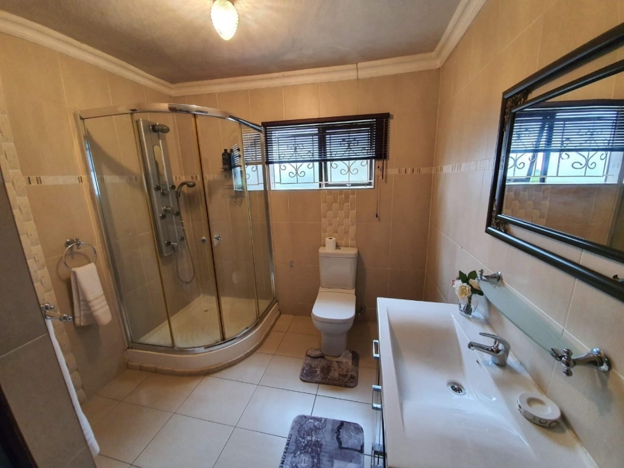7 Bedroom Property for Sale in Shallcross KwaZulu-Natal