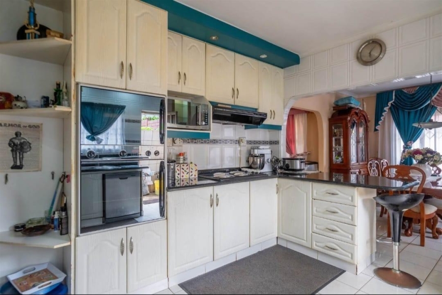 3 Bedroom Property for Sale in Woodhaven KwaZulu-Natal