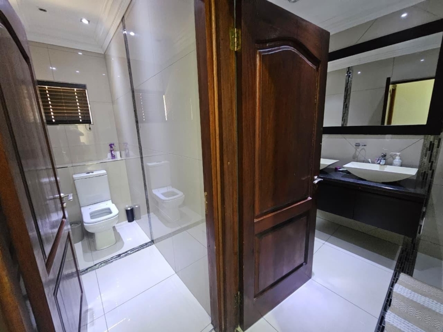 3 Bedroom Property for Sale in Amanzimtoti KwaZulu-Natal