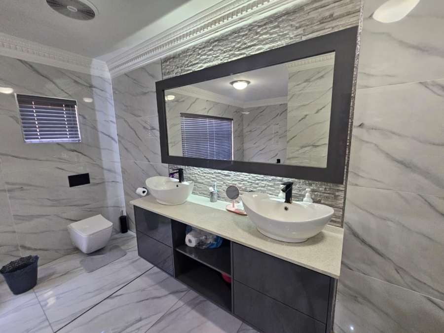 3 Bedroom Property for Sale in Amanzimtoti KwaZulu-Natal