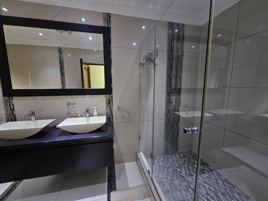 3 Bedroom Property for Sale in Amanzimtoti KwaZulu-Natal