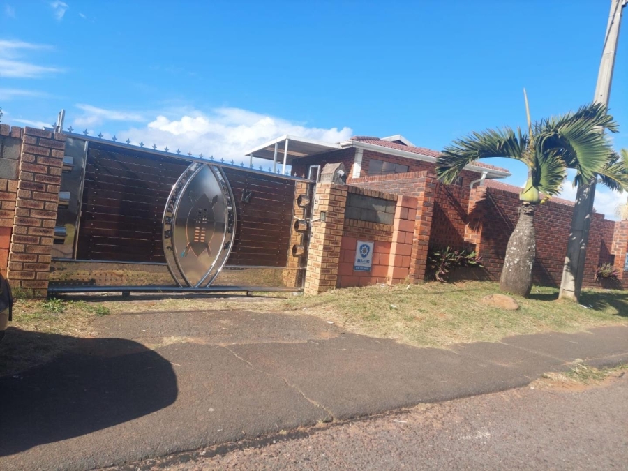 5 Bedroom Property for Sale in Bluff KwaZulu-Natal