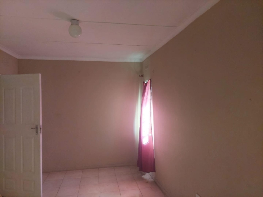 4 Bedroom Property for Sale in Montclair KwaZulu-Natal