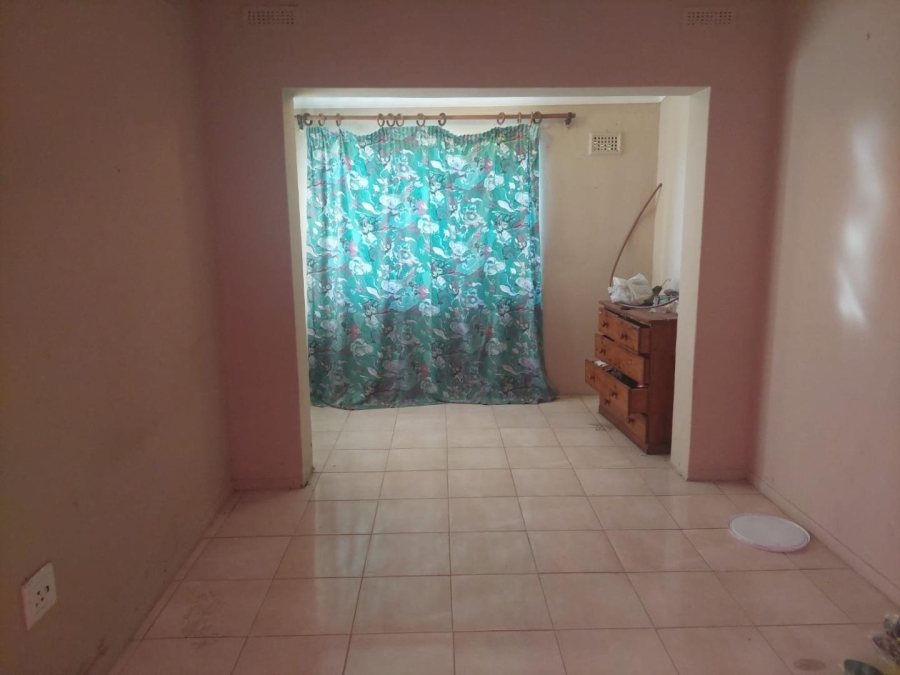4 Bedroom Property for Sale in Montclair KwaZulu-Natal