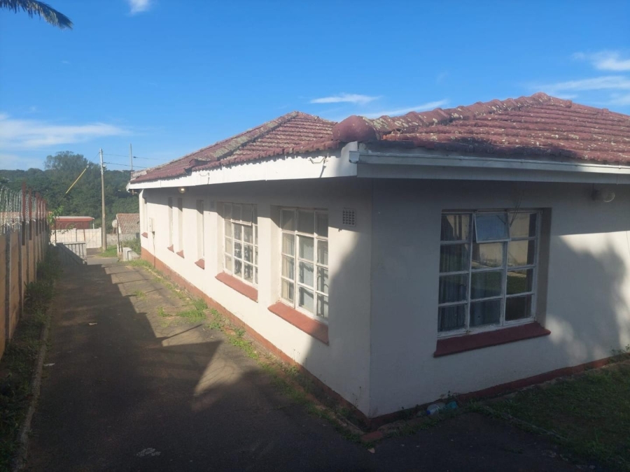 4 Bedroom Property for Sale in Montclair KwaZulu-Natal