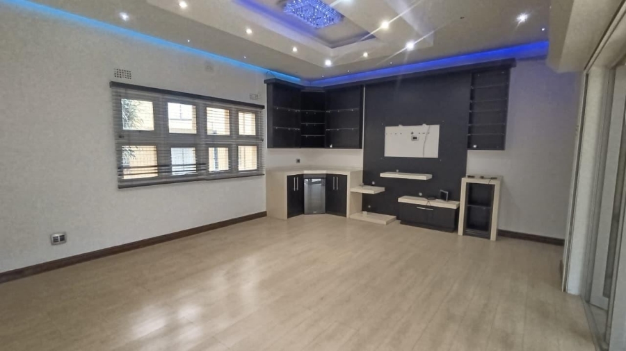 8 Bedroom Property for Sale in Cato Manor KwaZulu-Natal